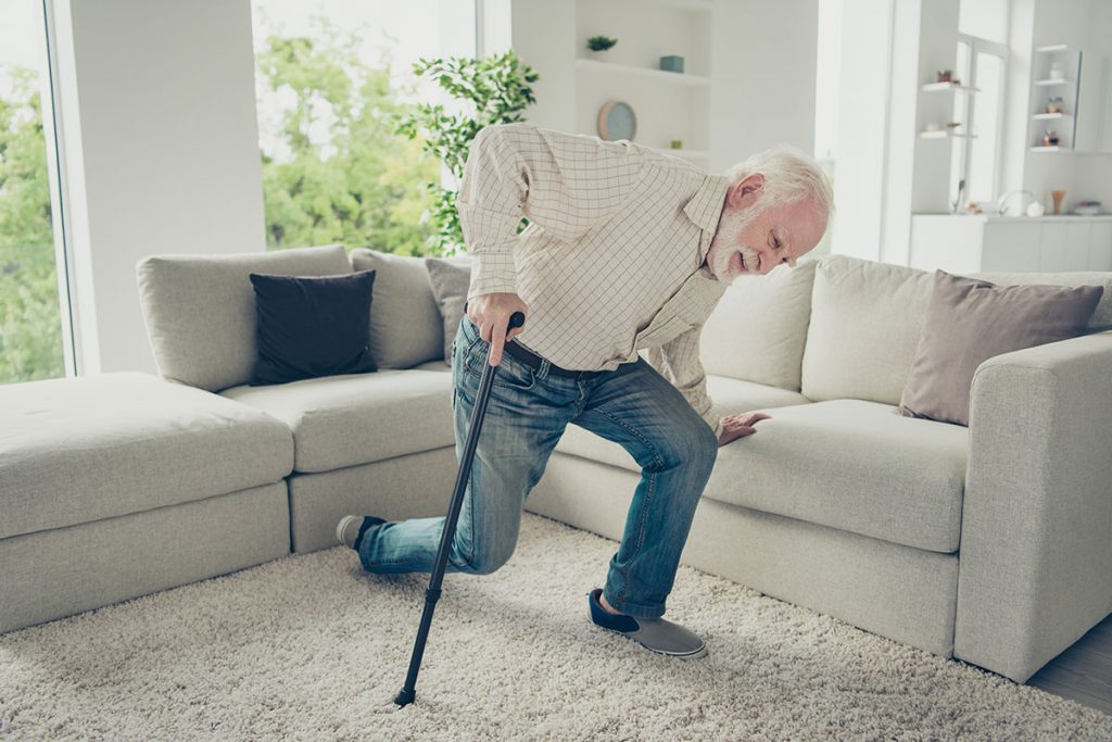 Conforme chegamos na terceira idade, a casa onde moramos pode oferecer diversas armadilhas. Confira nossas dicas para deixar a casa segura para o idoso.